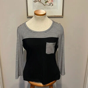 ST. JOHN - Quarter Sleeve Striped T-Shirt - Black/White - Size Medium